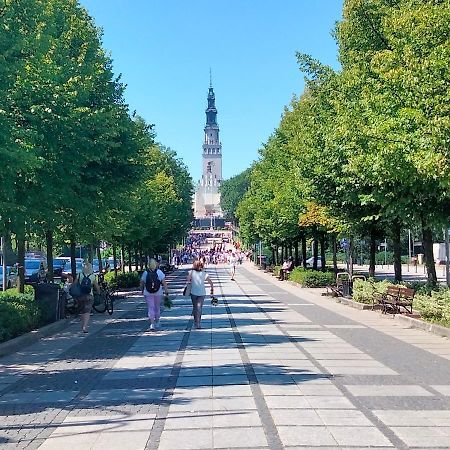 Cicha Kawalerka W Samym Centrum Ченстохова Экстерьер фото